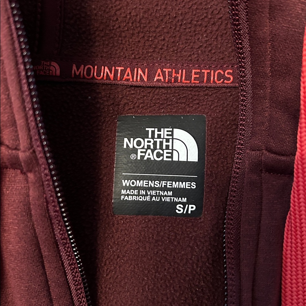 The North Face Maroon Zip-Up jacket - Picture 2 of 5